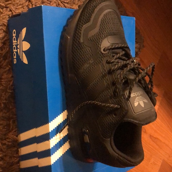 Brand new in box - Picture 2 of 4